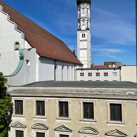 Apartamento City-apartment Mit Theaterblick *