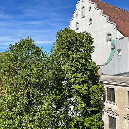 City-apartment Mit Theaterblick Apartamento